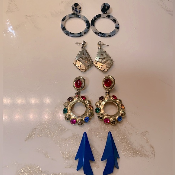 Jewelry - Set of 4 Vintage Earrings / plastic backs